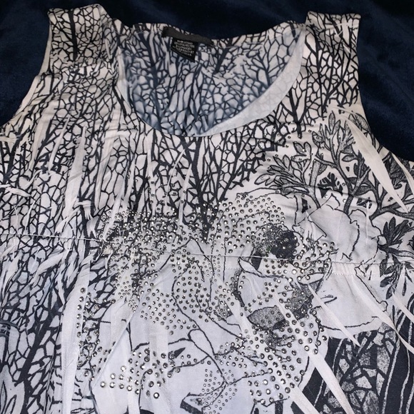 Black and white floral dress - Picture 2 of 3